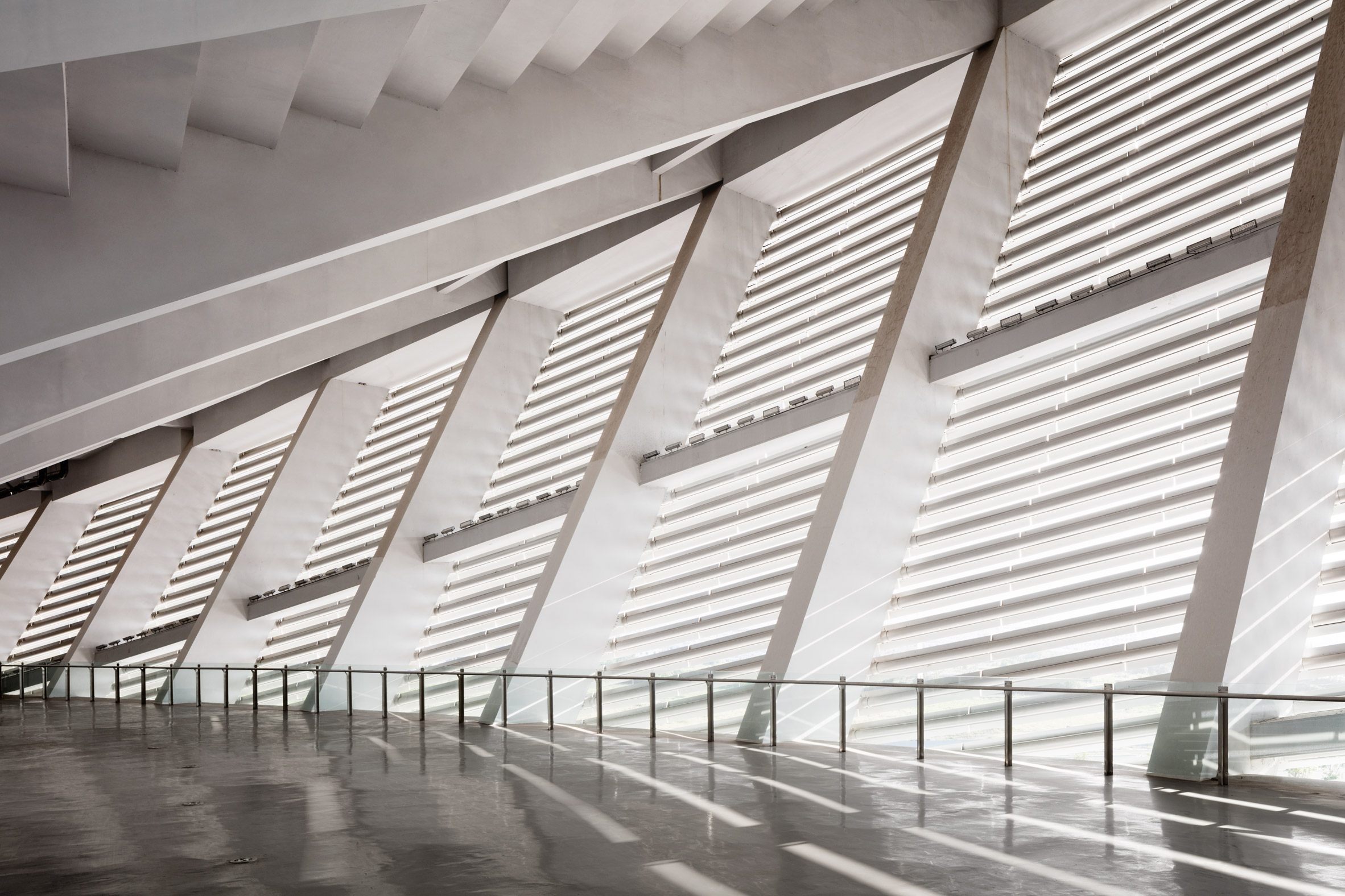 Aluminium louvre doors